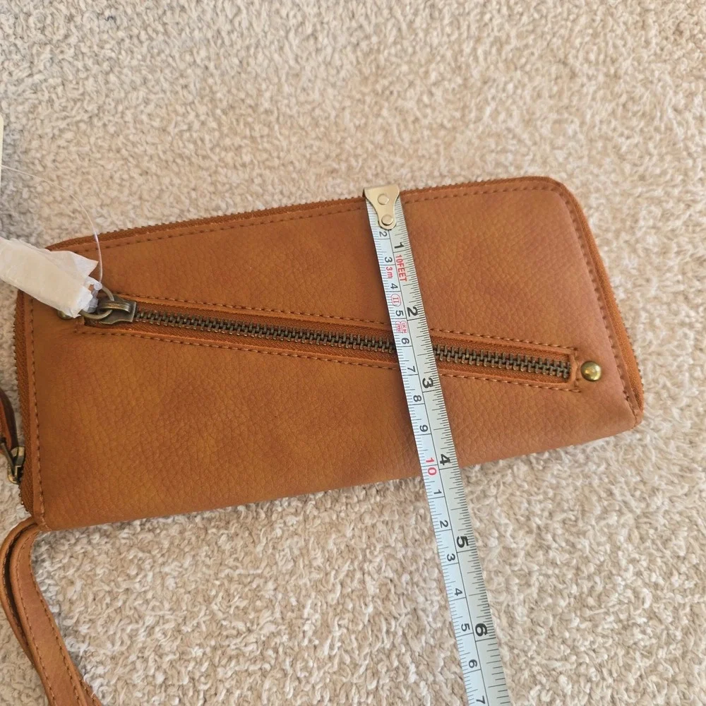 Free People Wallet Brown Vegan‎ Leather Wristlet Strap Zip Closer Clutch NWT